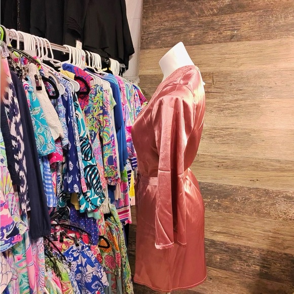 Adome Luxurious Pink Coral Satin Lace Robe - Picture 6 of 14